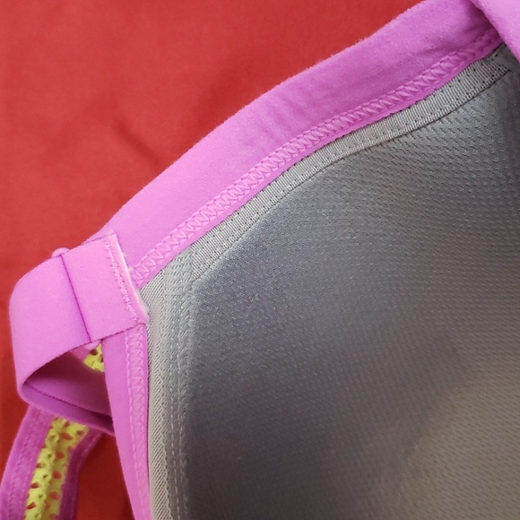 VSX Angel sports bra 36dd with mesh - Picture 3 of 6